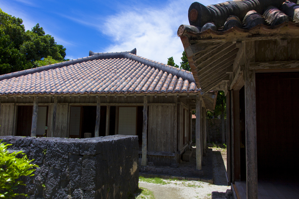 おきなわ郷土村・ノロの家