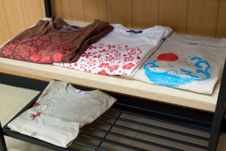 Tシャツ棚