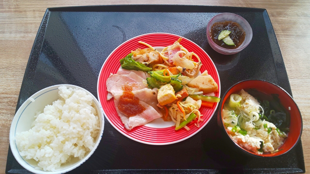 市場の朝ごはん